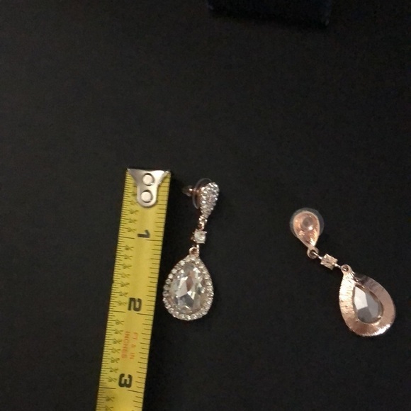 Rhine stone tear drop blinged out earrings​ - Picture 4 of 4